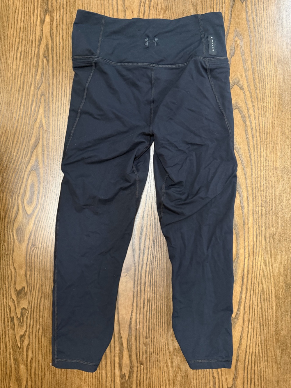 Under Armour Black Cropped Leggings - Picture 2 of 3
